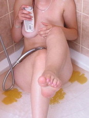 Piper Fawn Bathtime